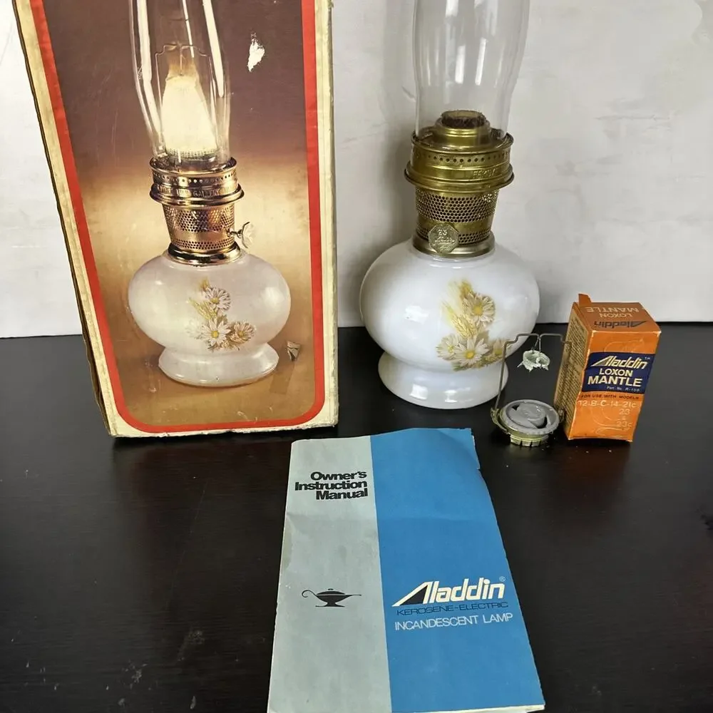 Aladdin American Classic Incandescent‎ Oil Lamp Wheat Flower Model # C-6104M
